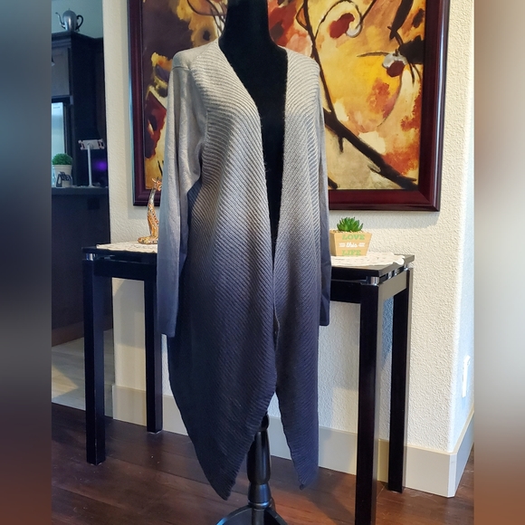 Gray and black ombre cardigan - Picture 2 of 12